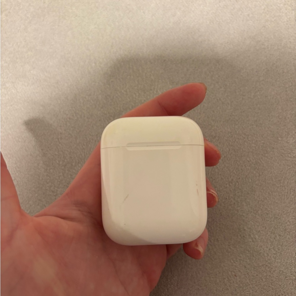 Apple AirPods 2nd gen case+airpods